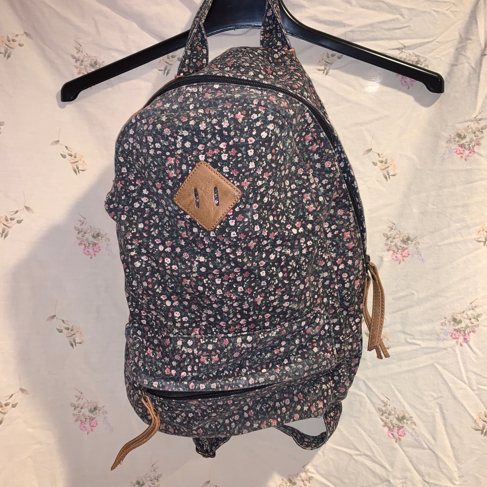 Floral pattern backpack